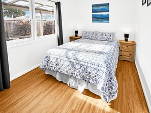 3 bedrooms, iron/ironing board, Internet, bed sheets