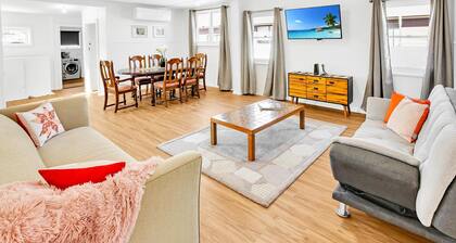Located in the heart of town, easy walk to the footbridge