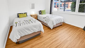 3 bedrooms, iron/ironing board, Internet, bed sheets