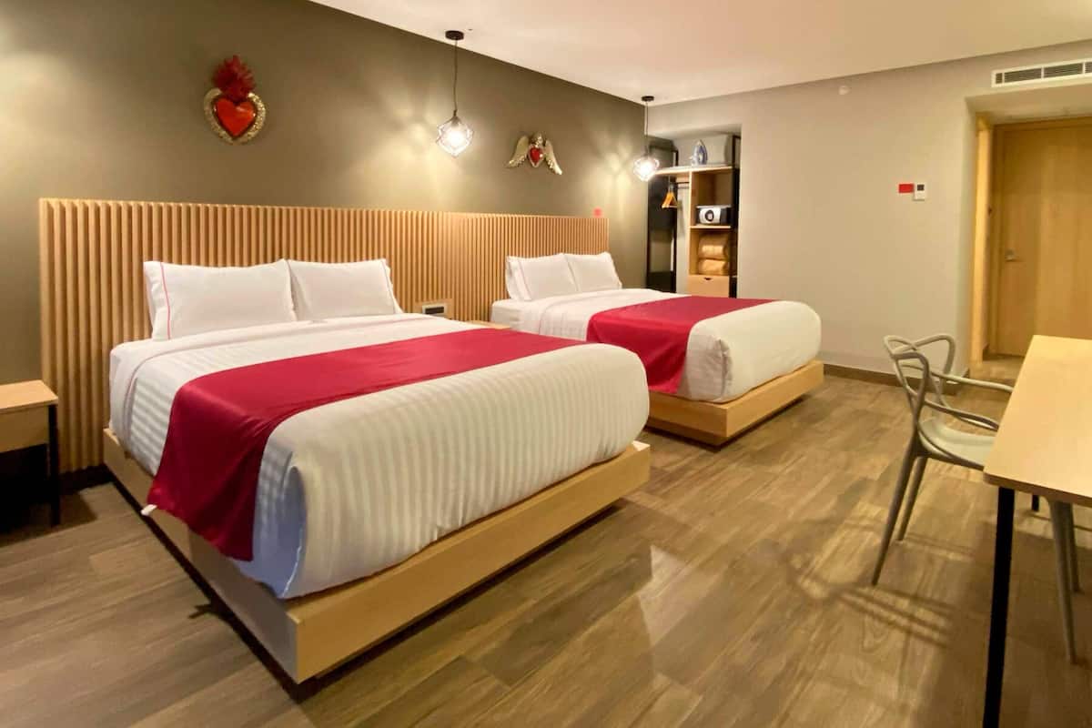 Couette en duvet d'oie, coffres-forts dans les chambres, bureau