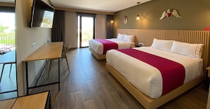 Phòng đôi Tiêu chuẩn | Chăn bông, két bảo mật tại phòng, bàn, màn/rèm cản sáng