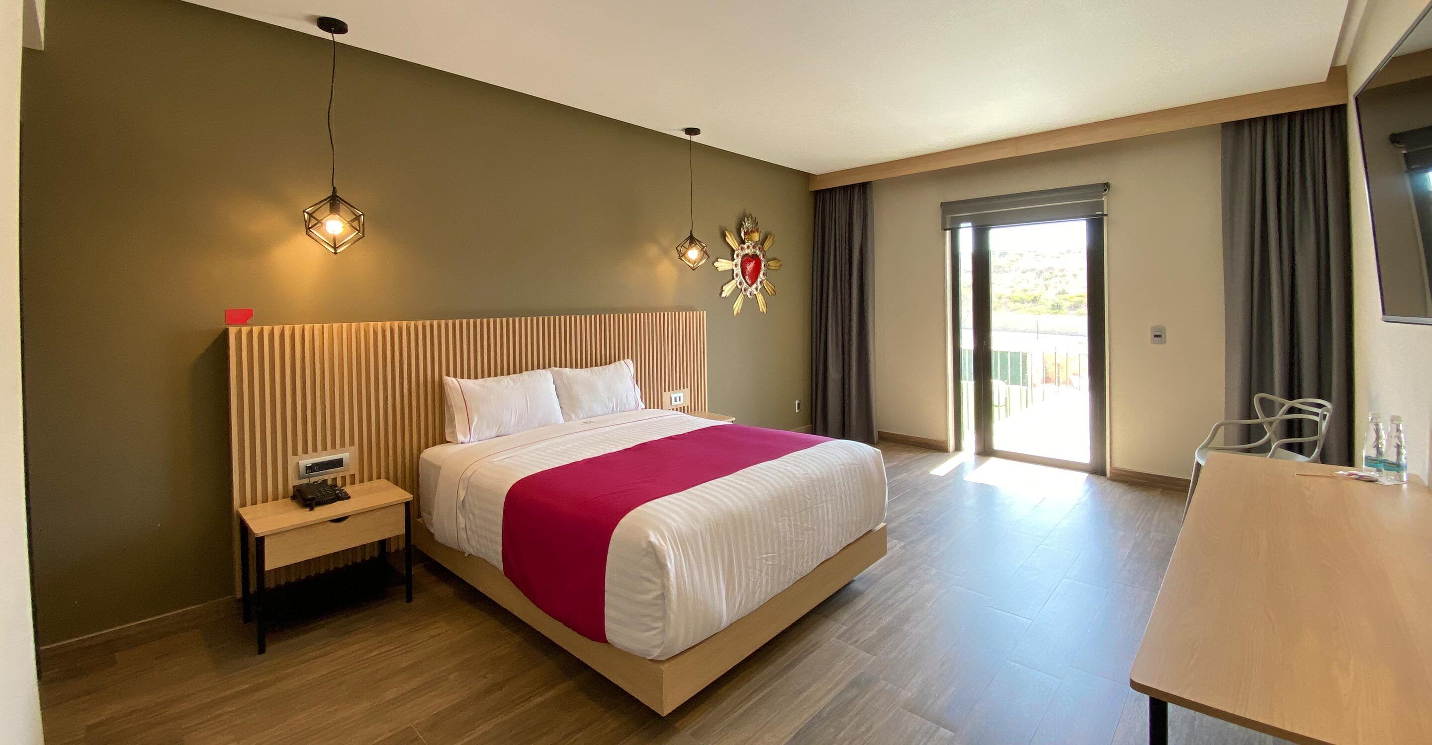 standard room | down duvets, in-room safe, desk, blackout curtains