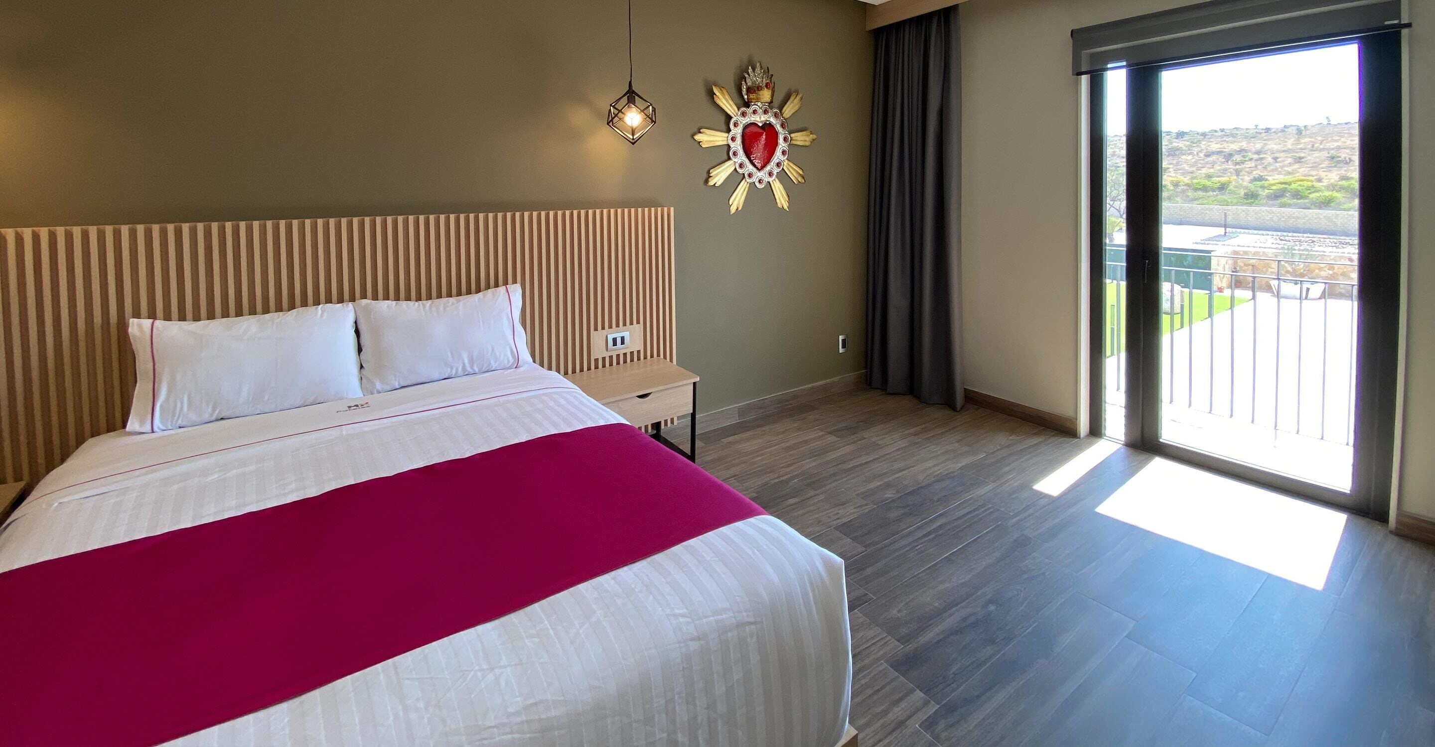 standard room | down duvets, in-room safe, desk, blackout curtains