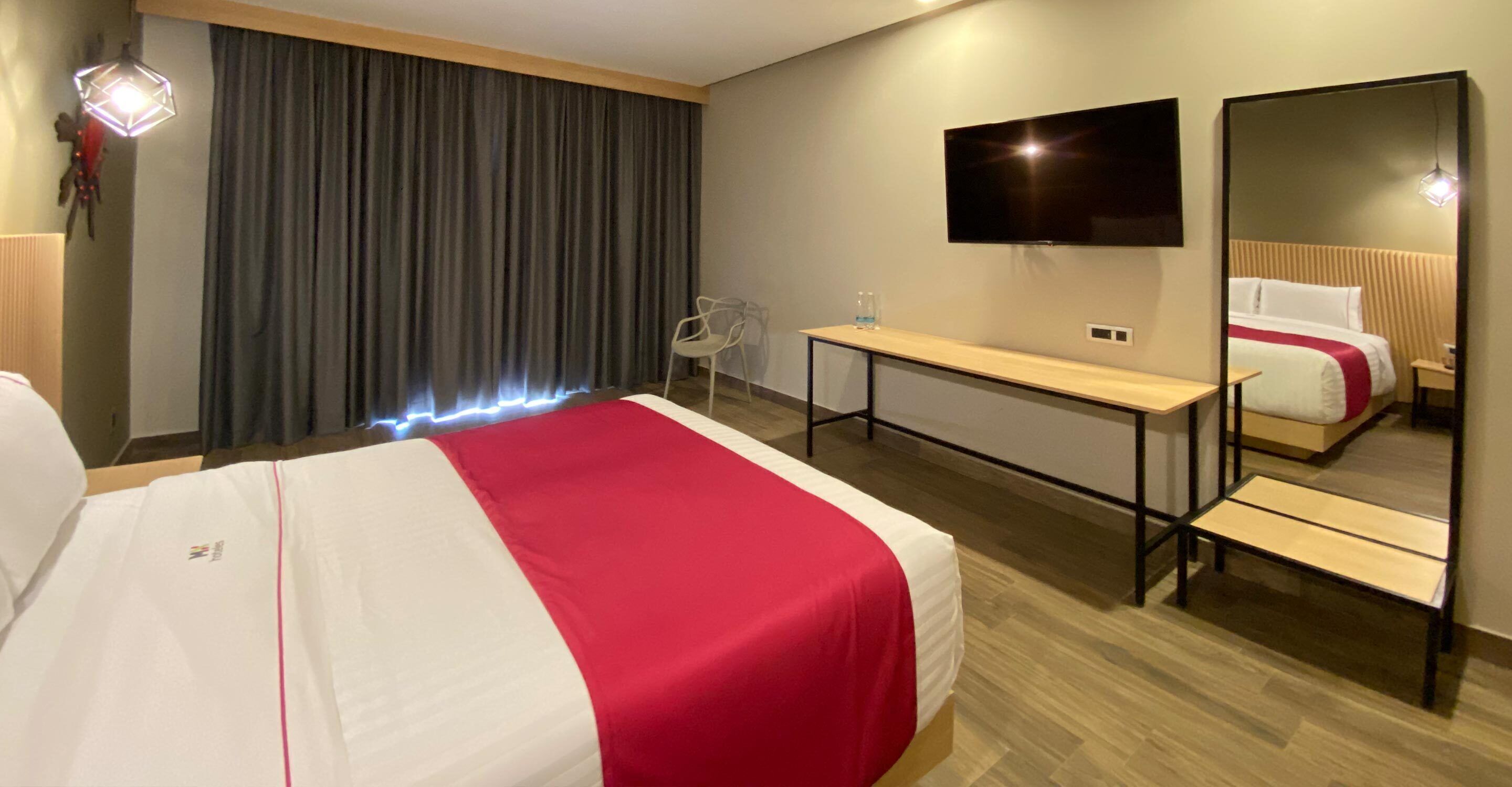 Down comforters, in-room safe, desk, blackout drapes