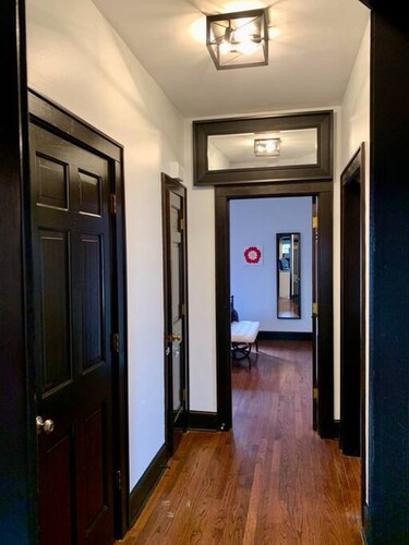 Tudor house stay-In Town Location!