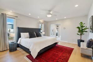 7 多间卧室、办公桌、熨斗/熨衣板、旅行婴儿床