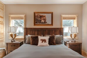 3 Schlafzimmer, Betten mit Memory-Foam-Matratzen, kostenloses WLAN