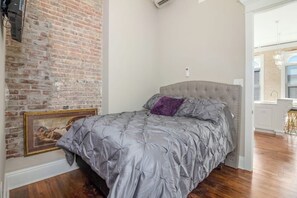 2 chambres, fer et planche à repasser, accès au Wi-Fi (inclus)