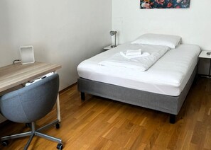 2 Schlafzimmer, Bügeleisen/Bügelbrett, WLAN