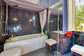 Bathroom - Vespasiano Apartment per 4 (Roma)