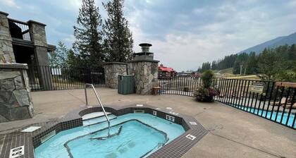 Ski In/Out. Mountain Side. Dog Friendly