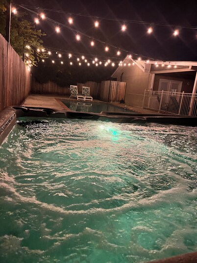 NO Cleaning Fee! Putting Green, Pool & Hot Tub w Outdoor Oasis in Great Area