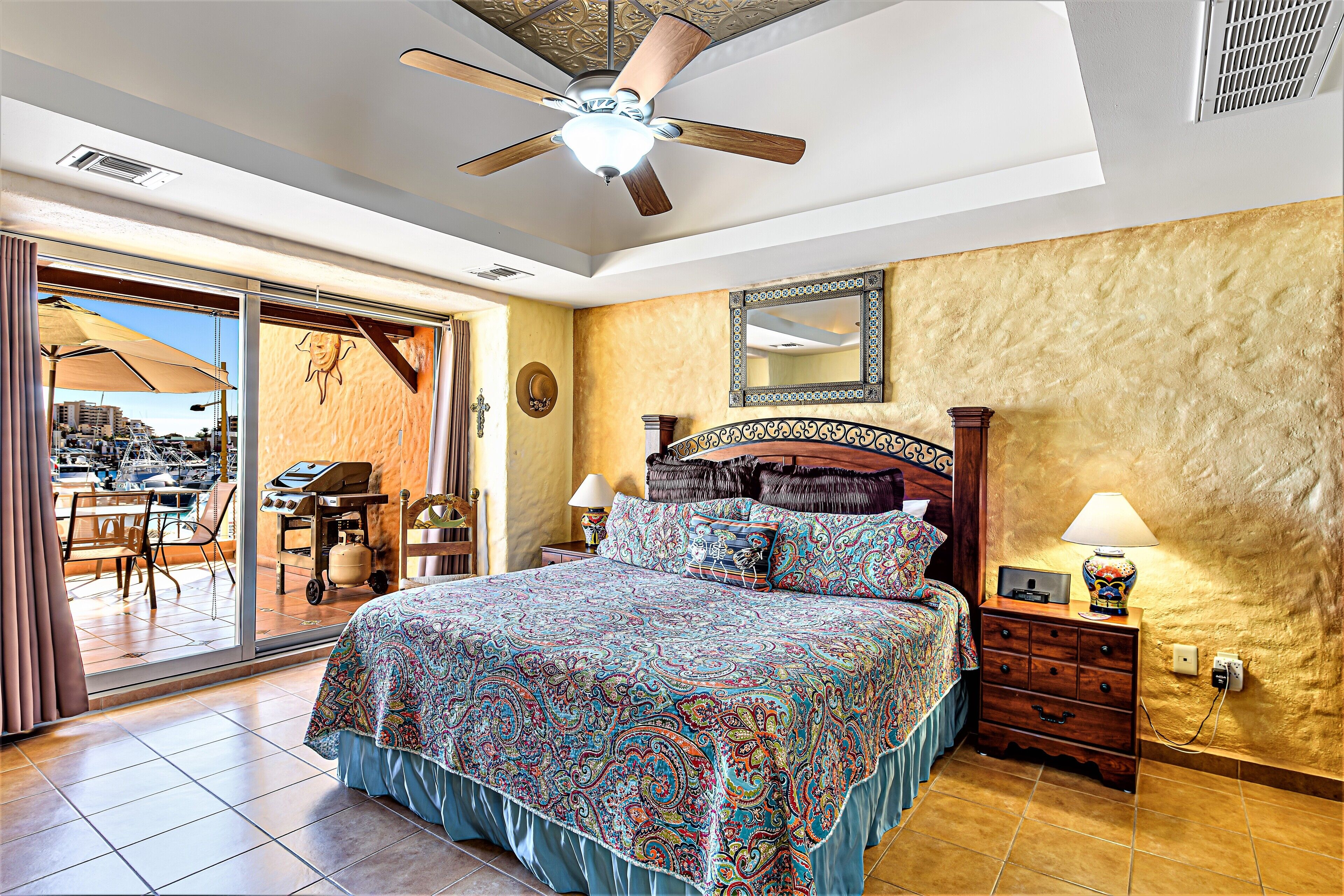 2 soverom, safe på rommet, skrivebord og strykejern/-brett