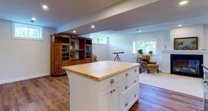 Seasonal rental, close to Collingwood, 18 acres with trails, newly renovated