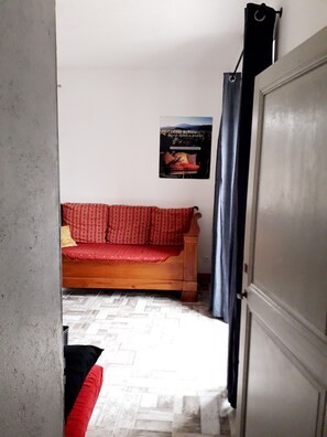 TV, books