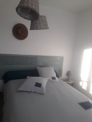 2 bedrooms, WiFi, bed sheets