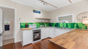 Fridge, microwave