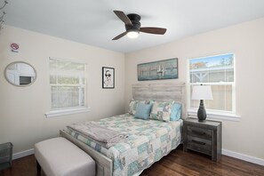 3 habitaciones, tabla de planchar con plancha, wifi y ropa de cama 