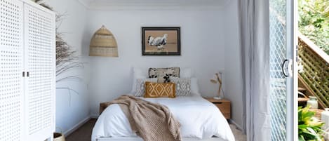 Bureau, Wi-Fi, literie fournie