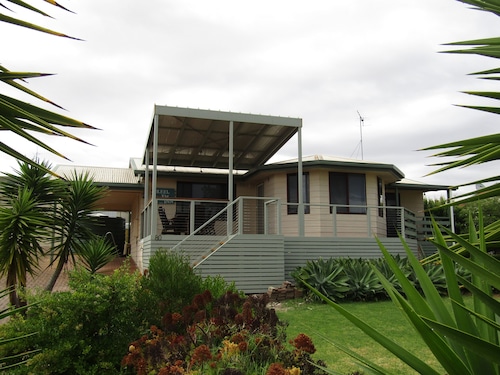 Reel Em Inn - Esplanade position.  Winter off peak special!