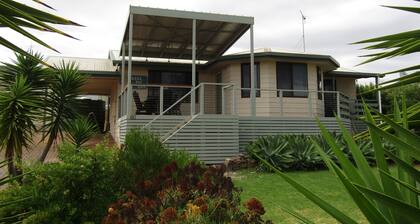 Reel Em Inn - Esplanade position. Winter off peak special!