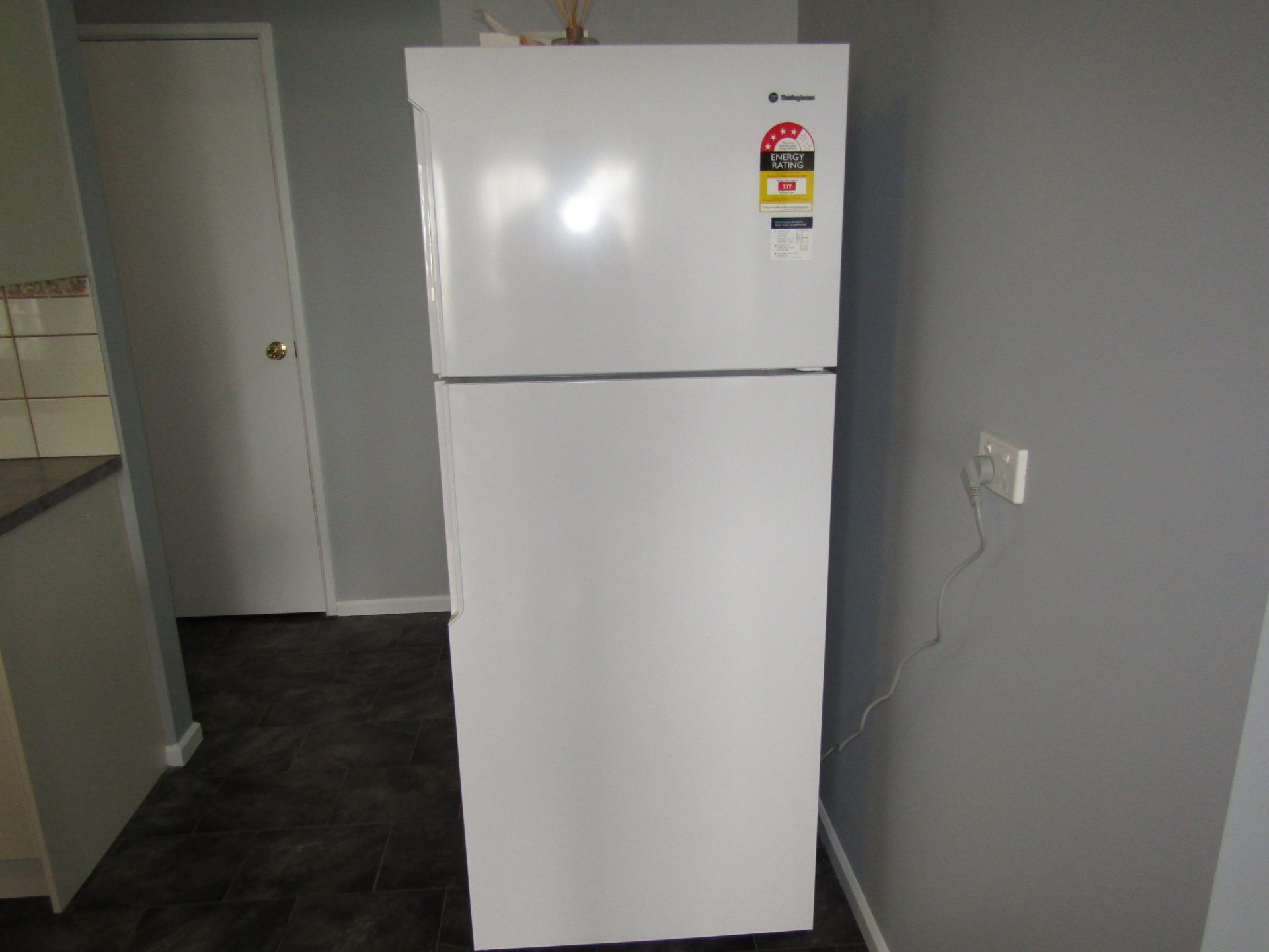 Reel Em Inn - Esplanade position.  Winter off peak special! — image 2