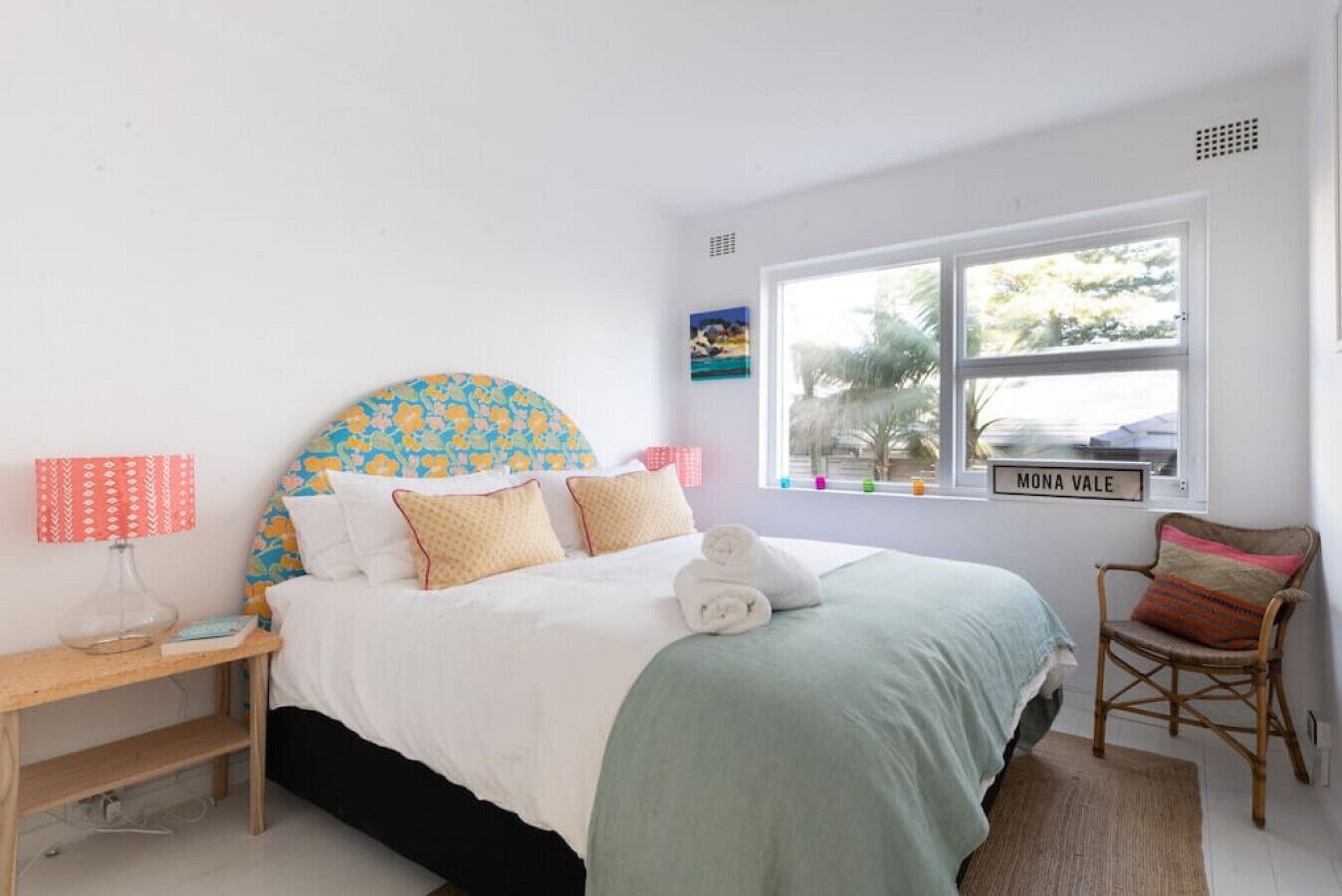 Boutique Getaway steps from  beach — image 6