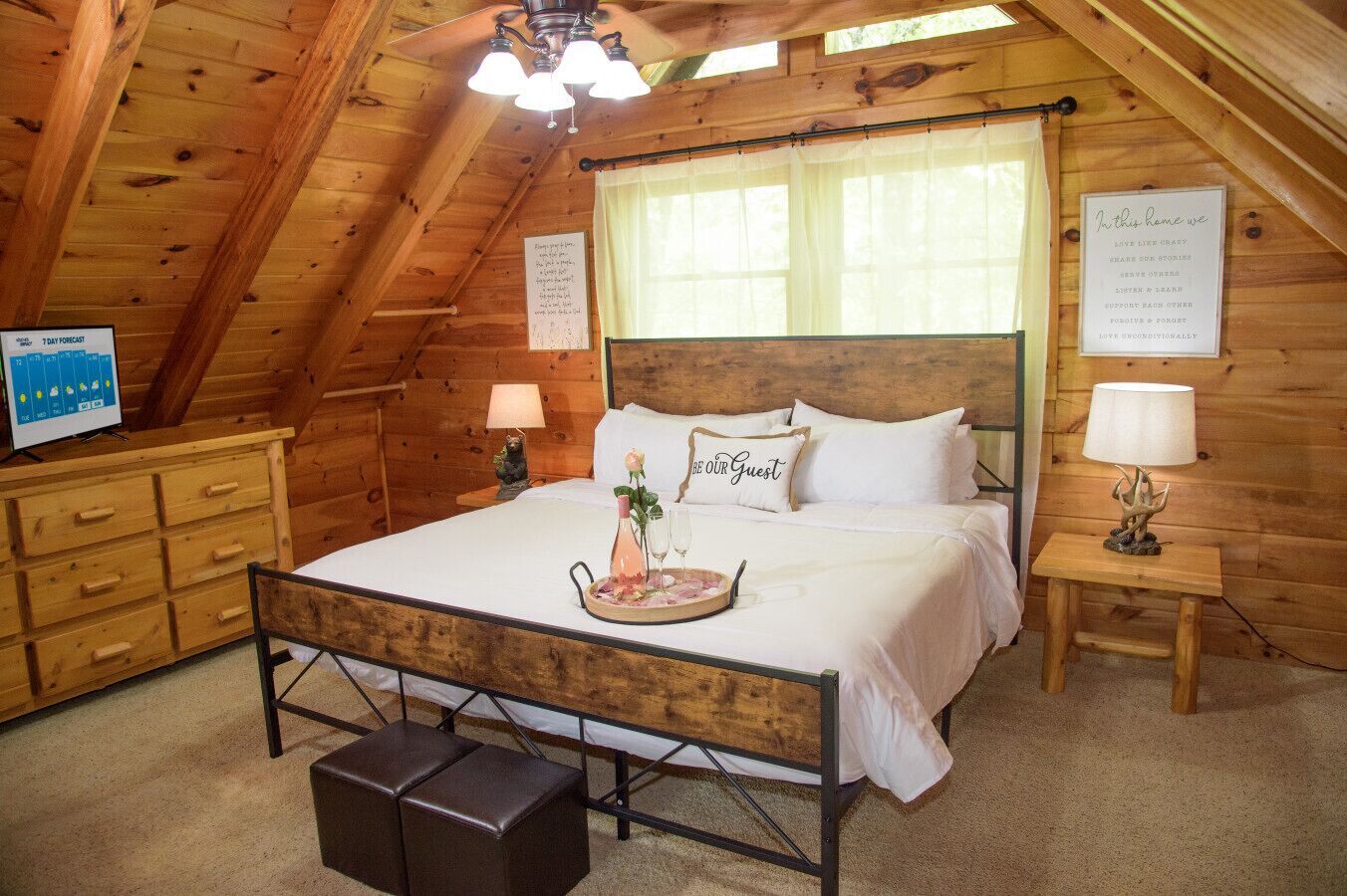 2 bedrooms, desk, iron/ironing board, free WiFi