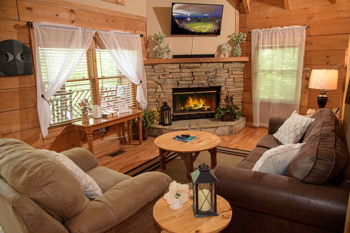 Smart TV, fireplace