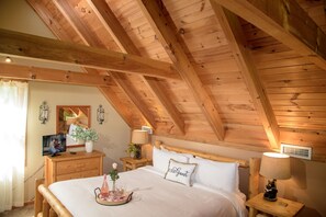 1 quarto, escrivaninha, ferros/tábuas de passar roupa, Wi-Fi de cortesia