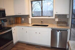 Fridge, microwave, oven, stovetop - Lake View 5 Bedroom (2 Master Suites) / 4 Bath / Private Dock (Rocky Mount)