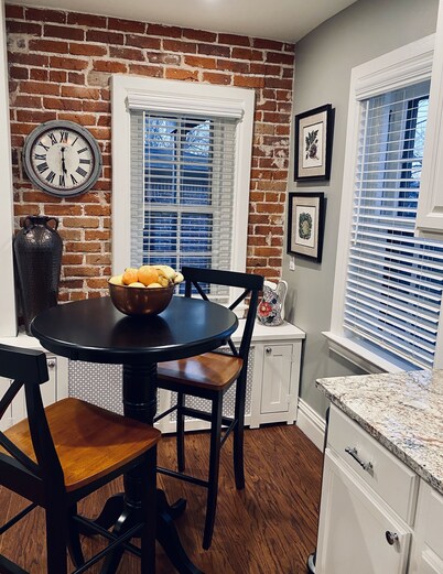 Old World Charm Flat in Upscale Neighborhood