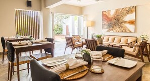 Dining - Lake Lodge (Colombo)