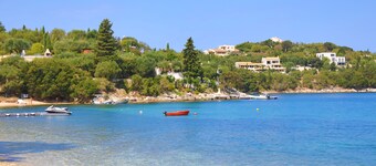 Fishermans Cottage: Private pool, a/c, near beach