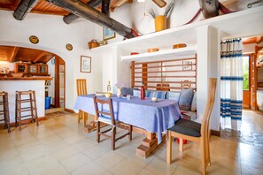 Dining - Fishermans Cottage: Private pool, a/c, near beach (Avlaki)