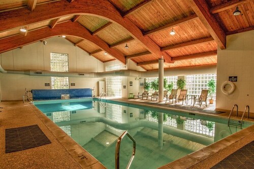 Ski Keystone, Spacious Ground Floor Condo with Meadow Views &  Resort Amenities!
