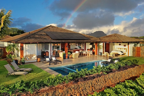 Hale Kainani #6 E Komo Mai: Secluded Luxury Home w/ Pool, Spa, AC & Ocean Views