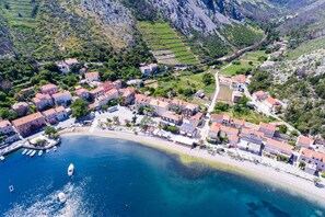 Beach - Holiday Home Jasenka Trstenik - Duplex One Bedroom Apartment with Terrace and Side Sea View (Trstenik)