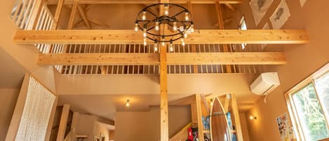 Private Vacation Home, Non Smoking | In-room dining