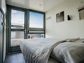 2 bedrooms, free WiFi