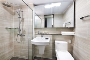 Shower, free toiletries, hair dryer, slippers - Bridge residence hotel (Seogwipo)