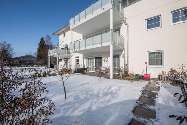 Exterior - Charming Apartment “Lausbub” with Wi-Fi, Terrace & Garden (Otterfing)