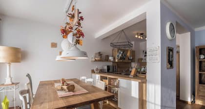 Charming Apartment “Lausbub” with Wi-Fi, Terrace & Garden