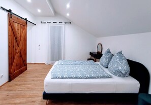 2 chambres, fer et planche à repasser, Wi-Fi gratuit, draps fournis