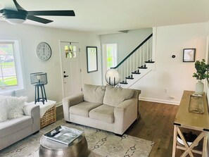 Smart TV, fireplace, stereo