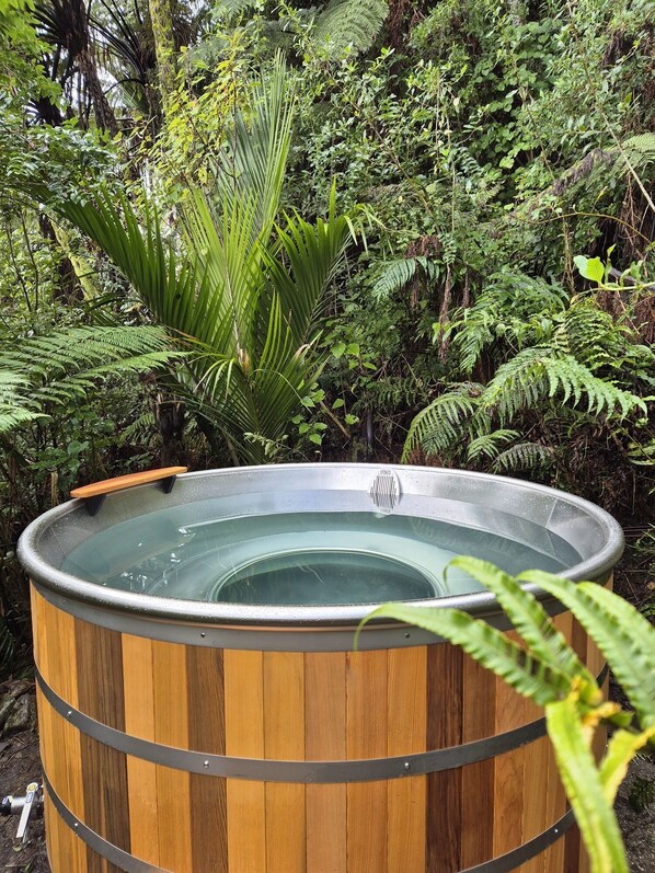 Private spa tub
