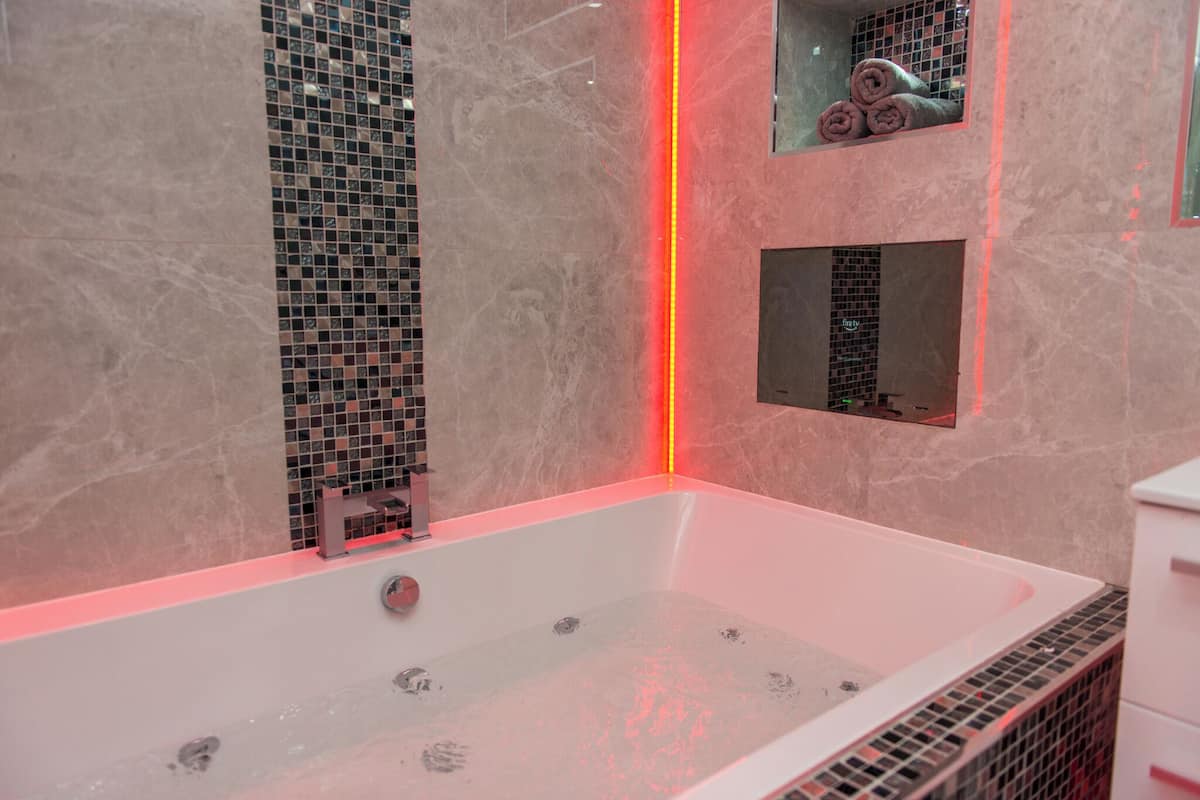 Superior suite, en-suite badkamer (First Floor Front Flat) | Badkamer