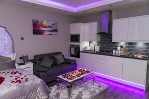 Suite superior, baño privado (First Floor Front Flat) | Interior