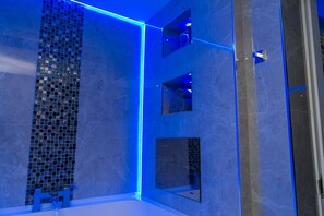 Departamento superior, baño en la habitación | Baño