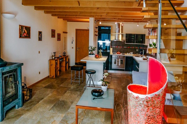 المنشأة من الداخل